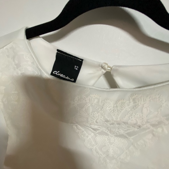 White dress with design on it size 12 - Picture 4 of 5